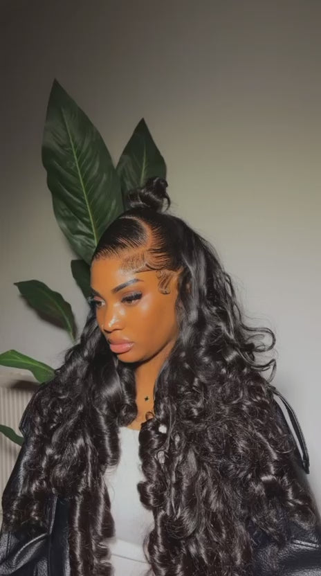 32 inches 13x4 layered Bouncy wig [Black]